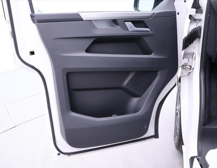 Volkswagen Multivan 11