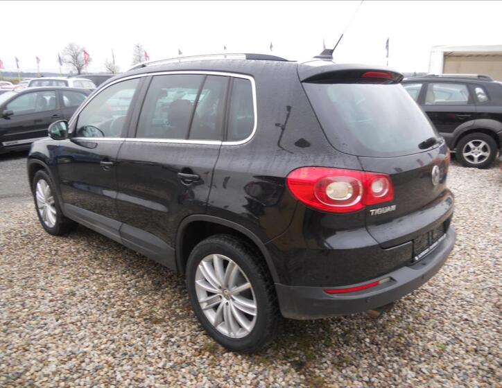 Volkswagen Tiguan 8