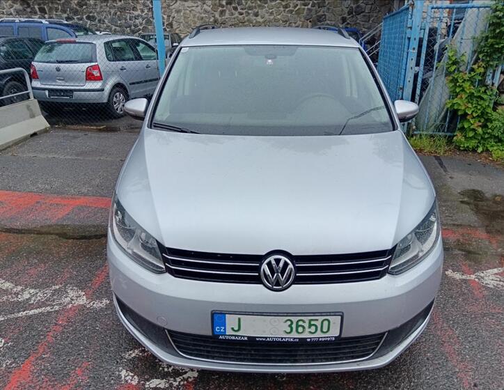 Volkswagen Touran 1