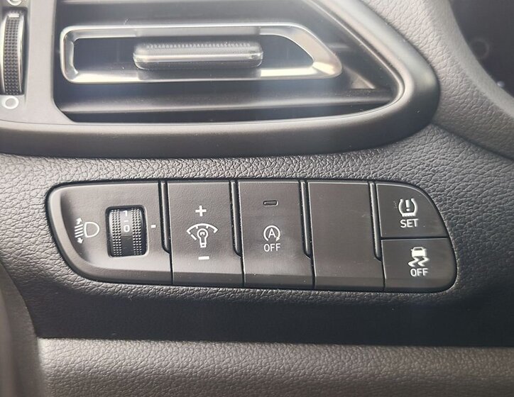 Hyundai i30 Liftback 1,5 l 117 kw