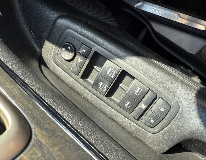 Jeep Grand Cherokee 18