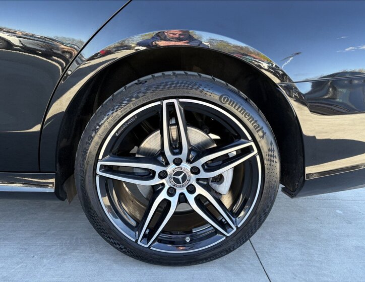 Mercedes-Benz Třídy E Sedan / Limuzína 3,0 l 190 kw