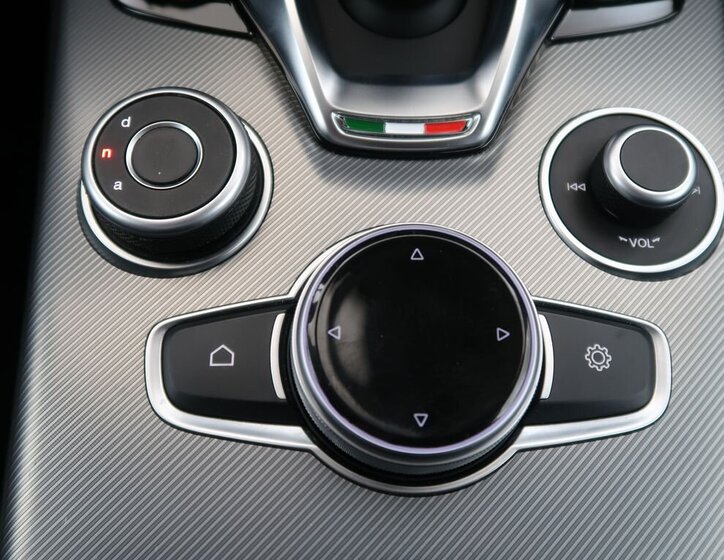 Alfa Romeo Stelvio SUV / Terénní 2,0 l 206 kw