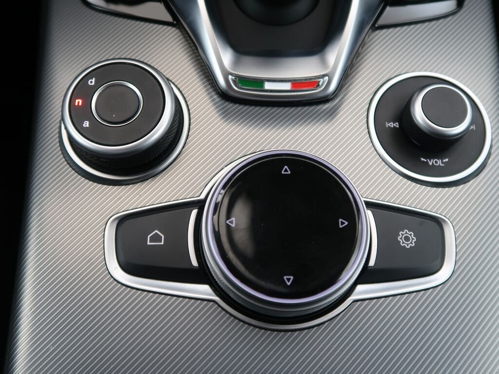 Alfa Romeo Stelvio SUV / Terénní 2,0 l 206 kw