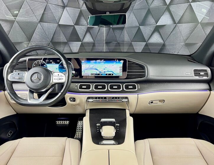 Mercedes-Benz GLS SUV / Terénní 4,0 l 360 kw