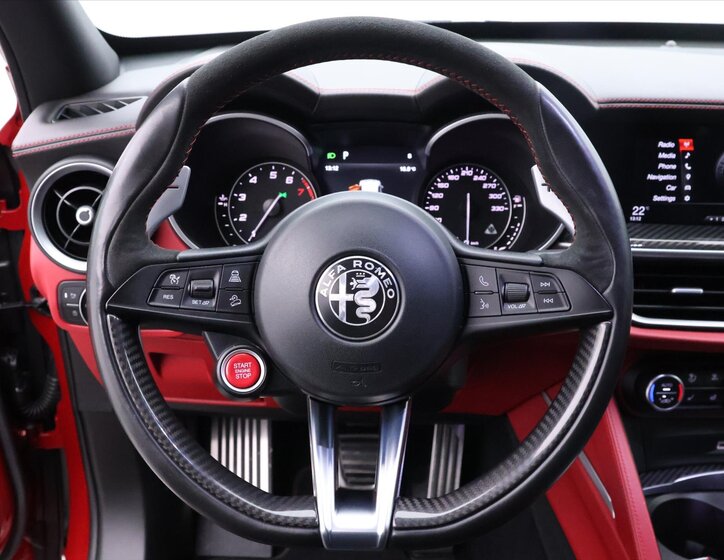 Alfa Romeo Stelvio SUV / Terénní 2,9 l 375 kw