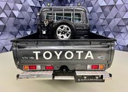 Toyota Land Cruiser 6
