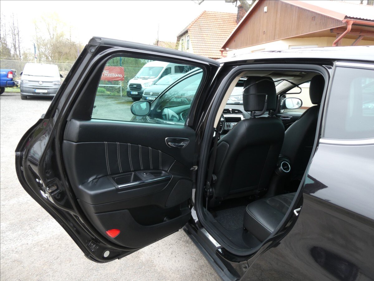 Lancia Delta Hatchback 1,4 l 88 kw