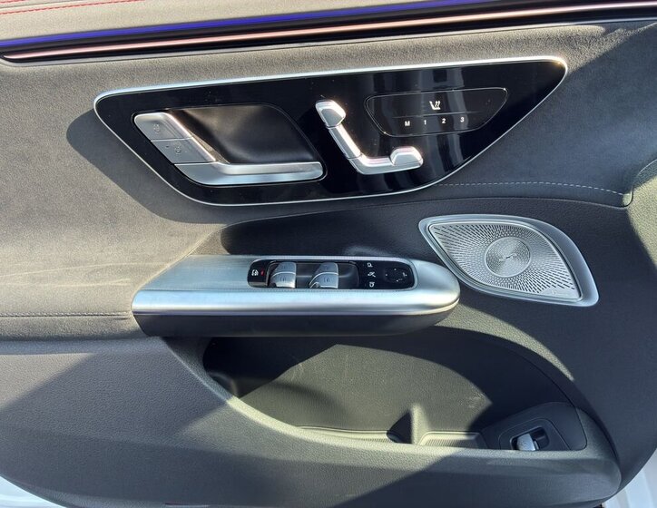 Mercedes-Benz EQE Sedan / Limuzína 0,0 215 kw