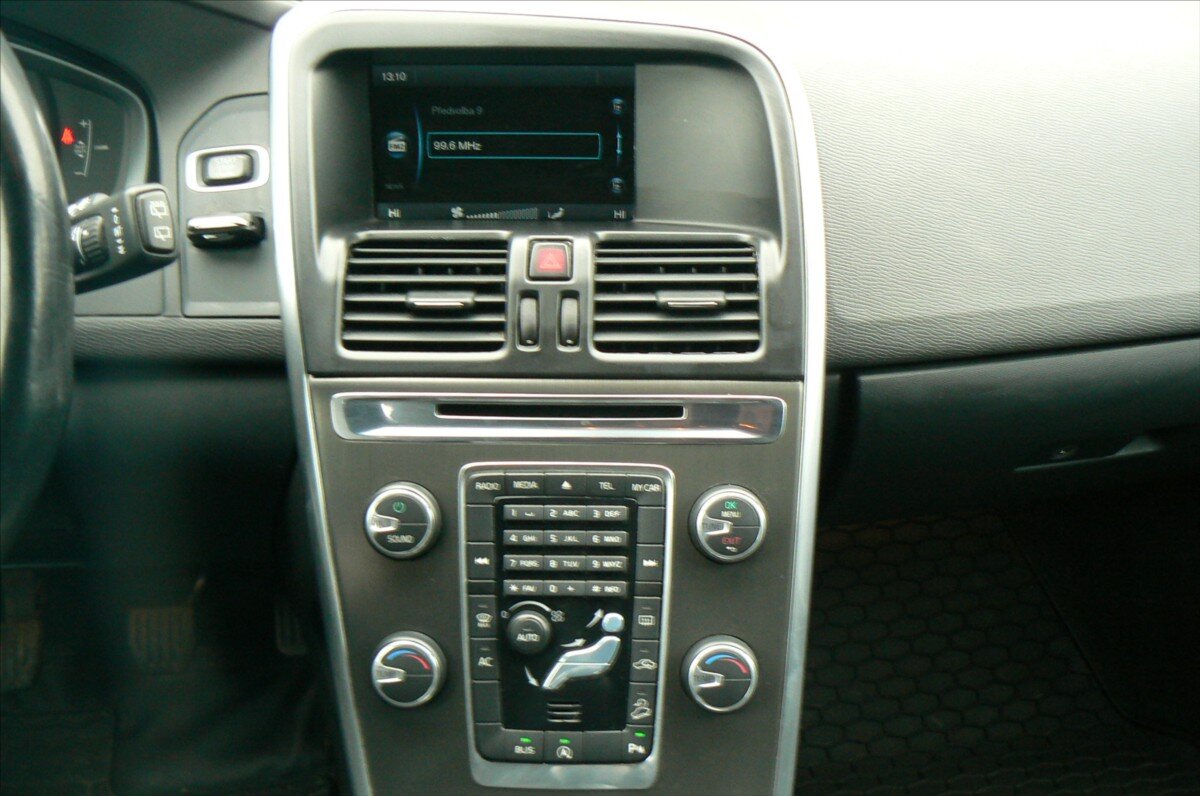 Volvo XC60 SUV 2,4 l 120 kw