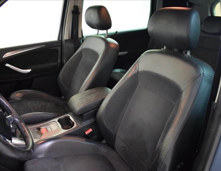 Ford S-MAX MPV 2,5 l 162 kw