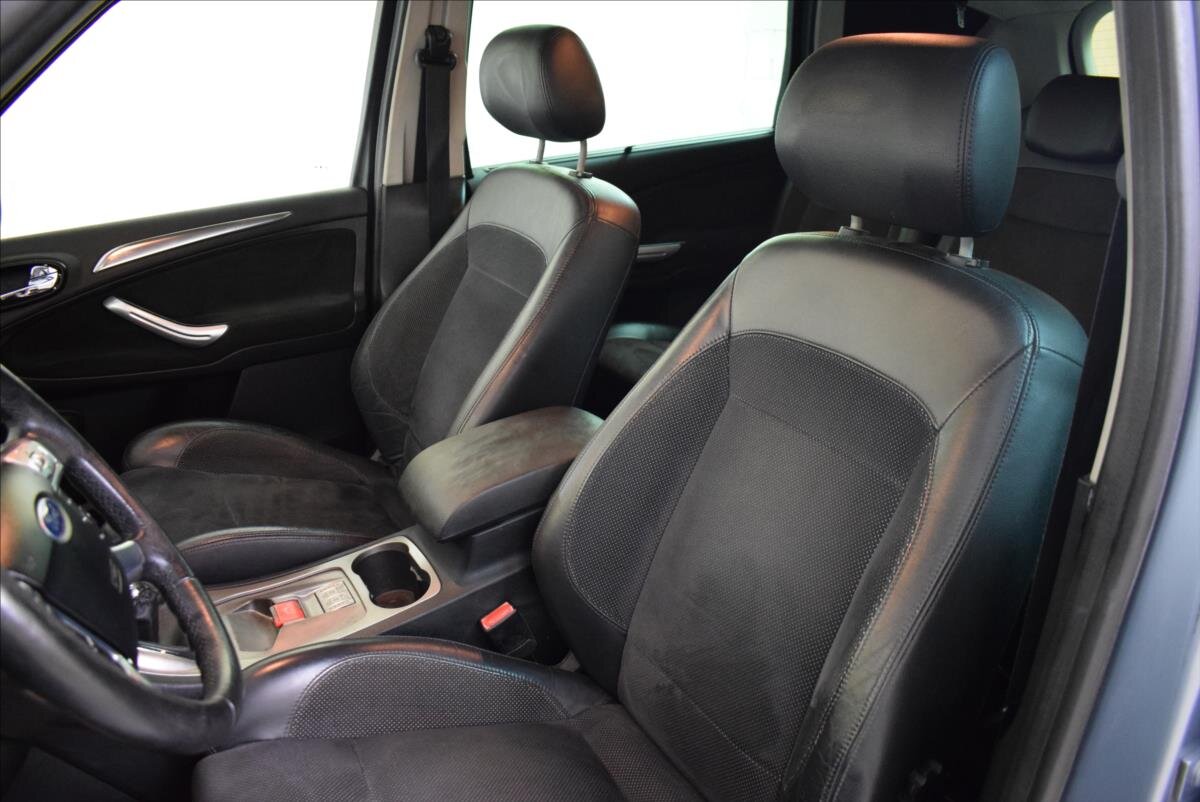 Ford S-MAX MPV 2,5 l 162 kw