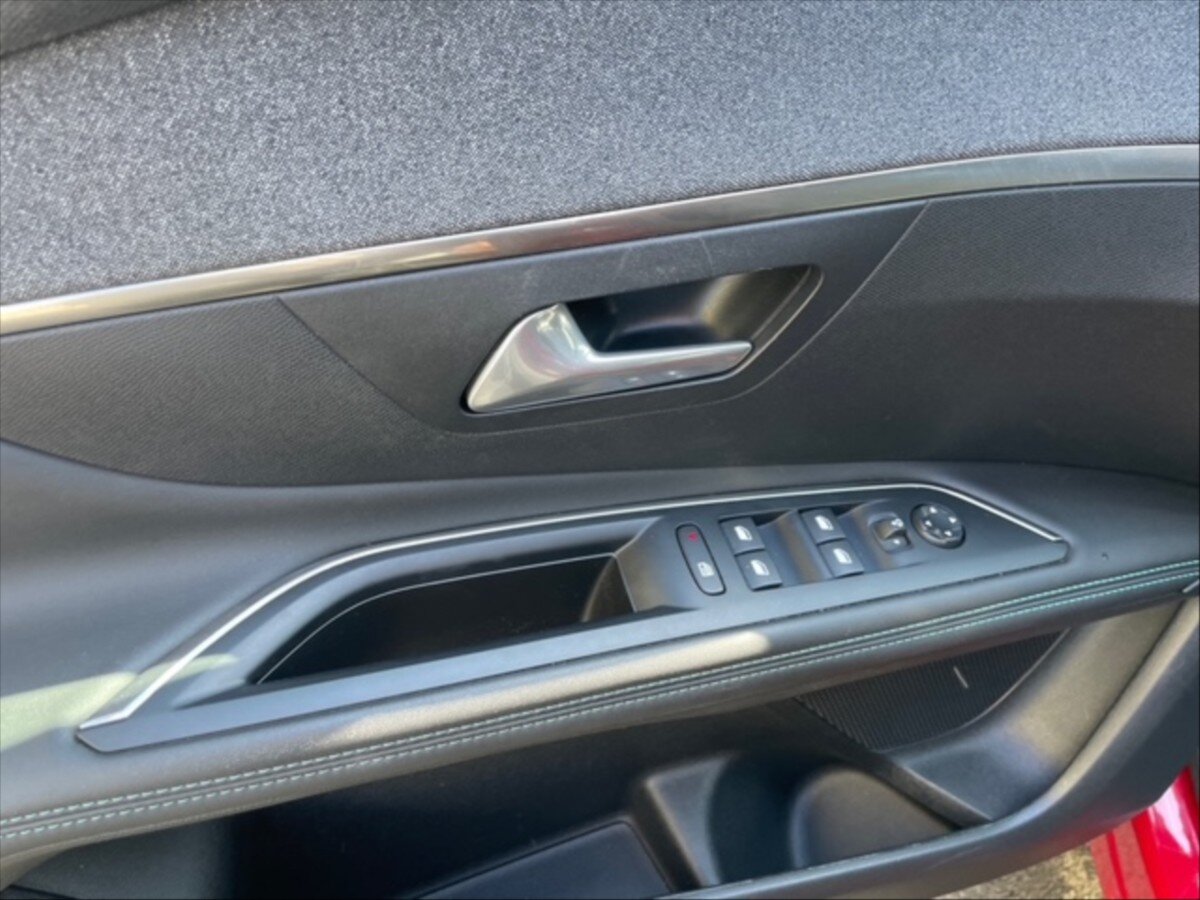 Peugeot 3008 SUV / Terénní 1,5 l 96 kw