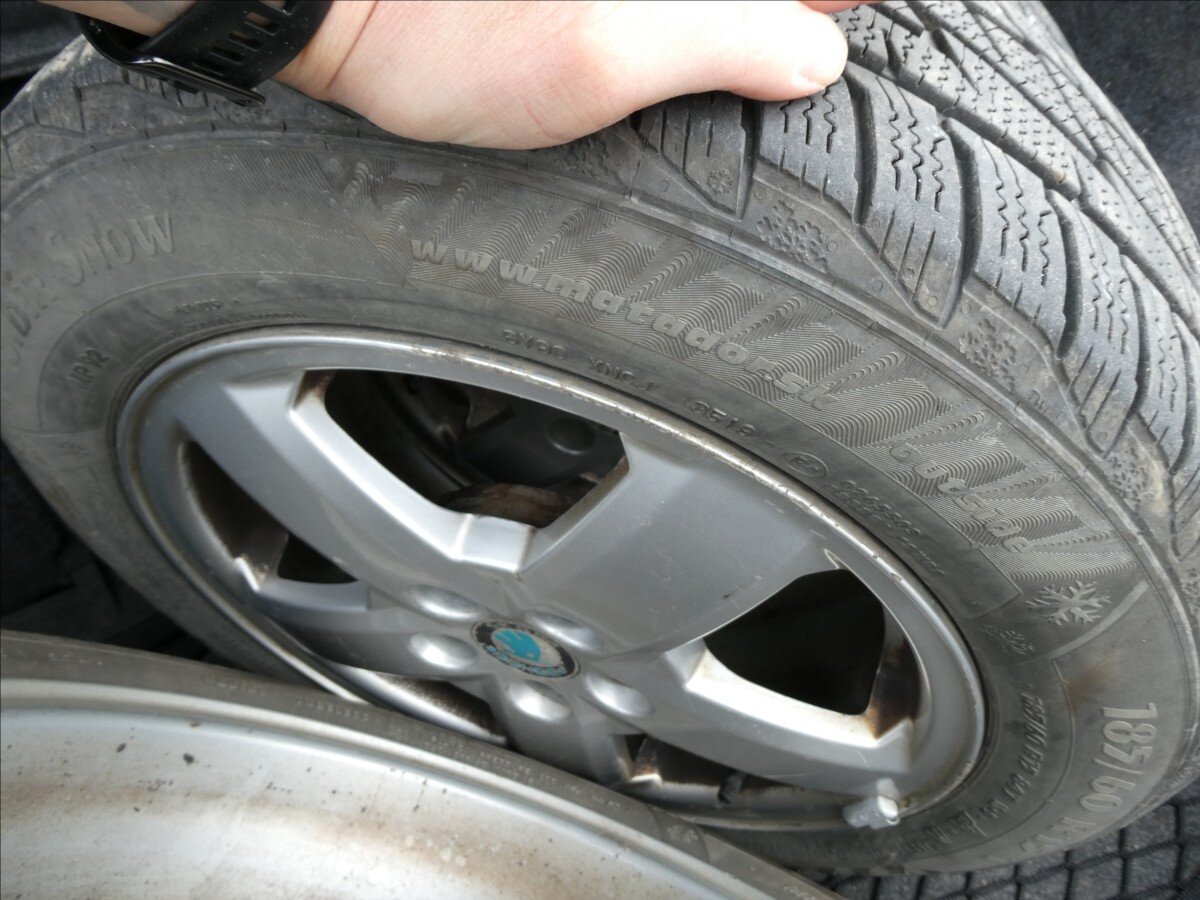 Škoda Rapid Sedan / Limuzína 1,2 l 77 kw