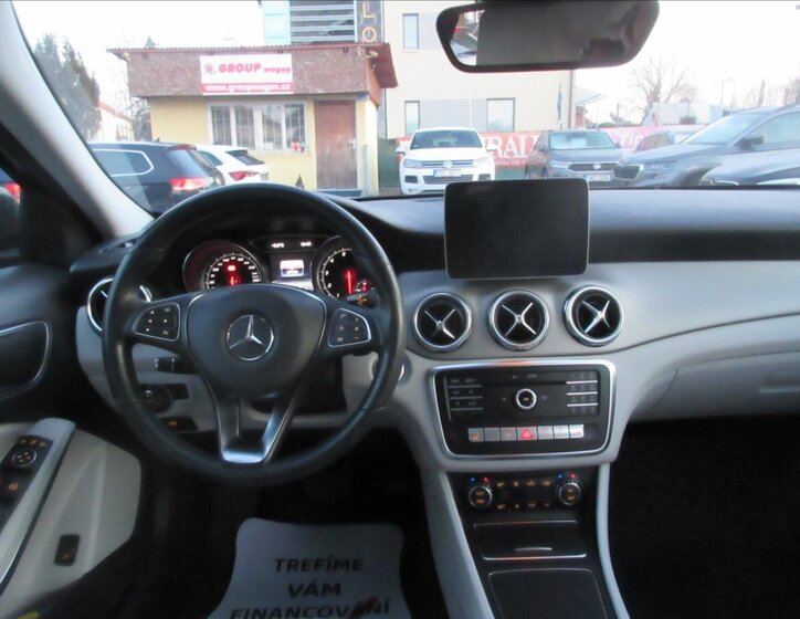 Mercedes-Benz GLA SUV / Terénní 1,6 l 115 kw