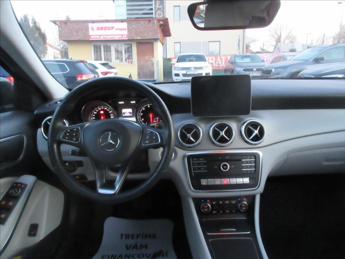 Mercedes-Benz GLA SUV / Terénní 1,6 l 115 kw