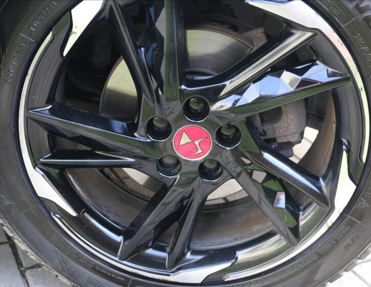 DS Automobiles DS7 Crossback Kombi 2,0 l 130 kw