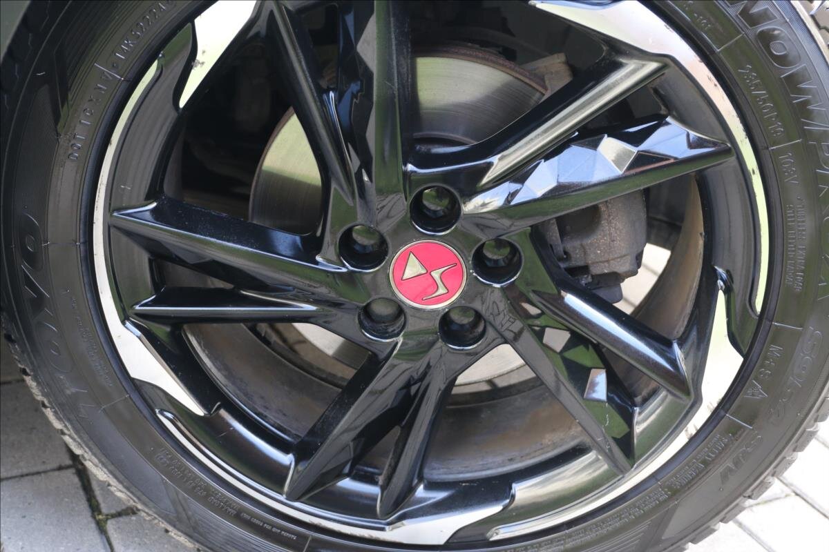 DS Automobiles DS7 Crossback Kombi 2,0 l 130 kw