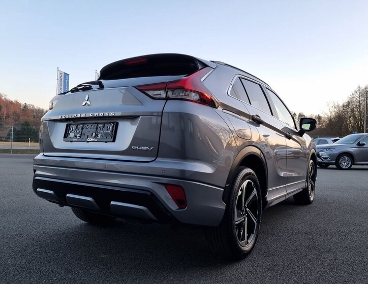 Mitsubishi Ostatní SUV / Terénní 2,4 l 138 kw