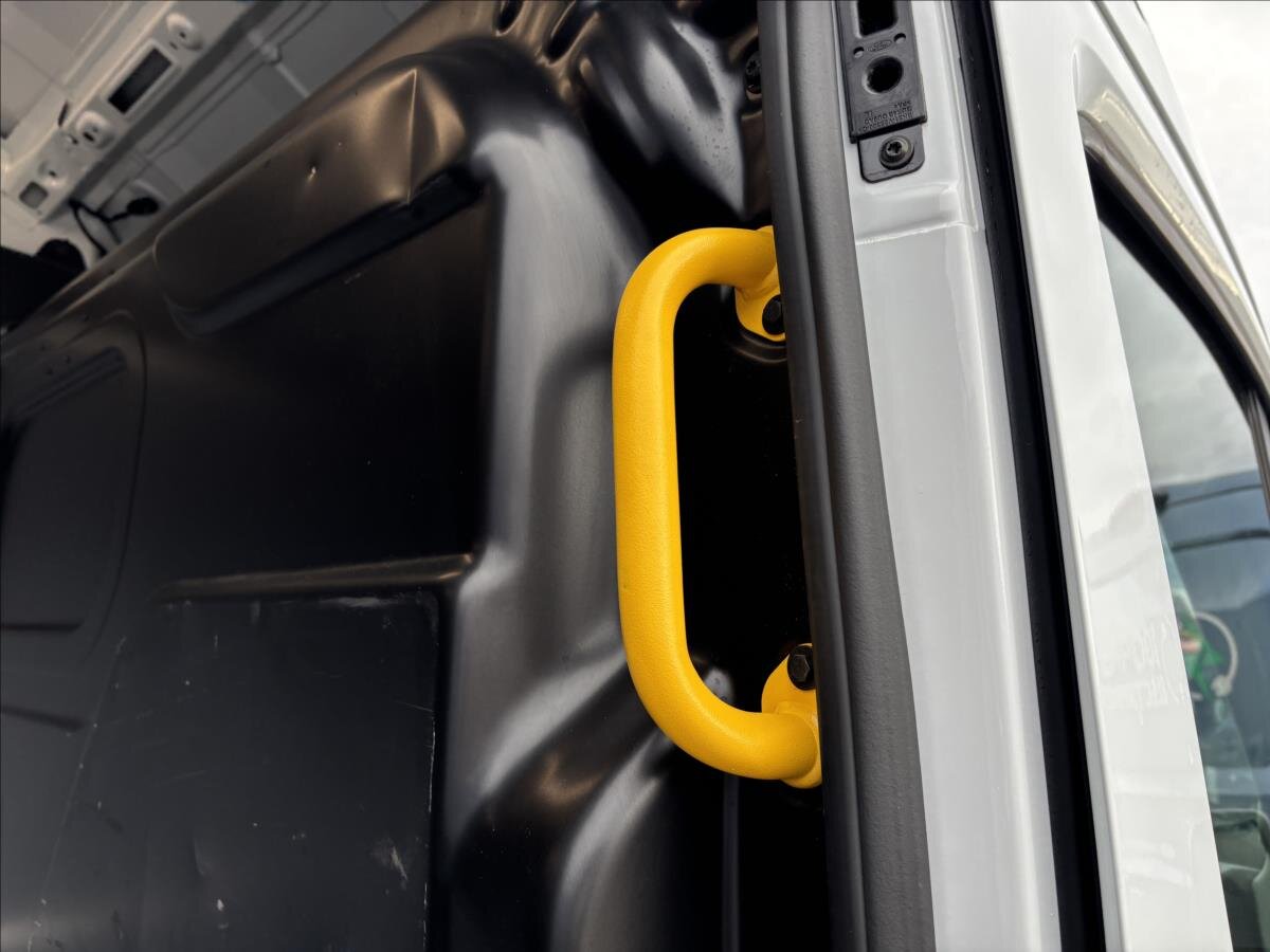 Ford Transit Skříň 2,0 l 96 kw