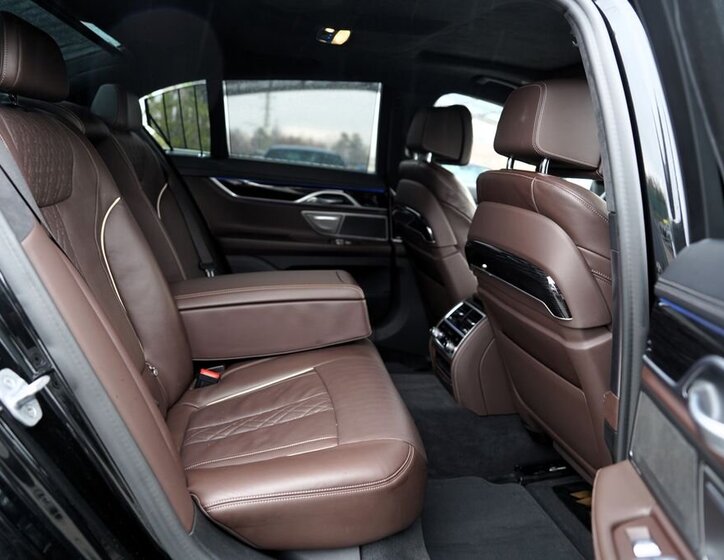 BMW Řada 7 Sedan 3,0 l 250 kw