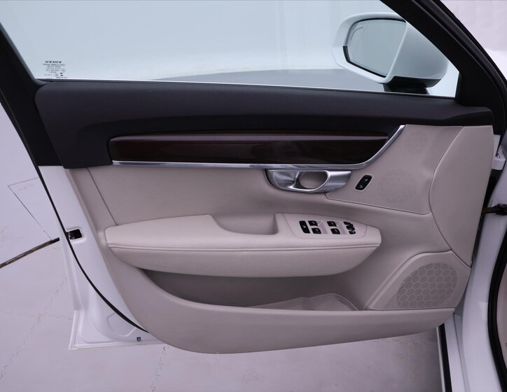 Volvo V90 Kombi 2,0 l 140 kw