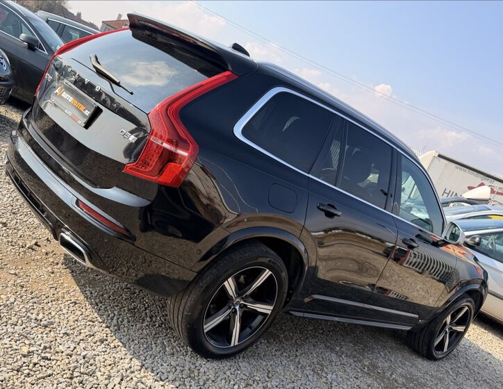 Volvo XC90 SUV / Terénní 2,0 l 173 kw