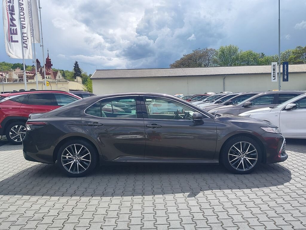 Toyota Camry Sedan / Limuzína 2,5 l 160 kw