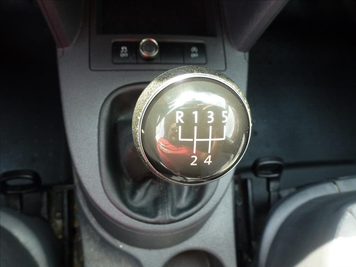 Volkswagen Caddy Skříň 1,6 l 75 kw