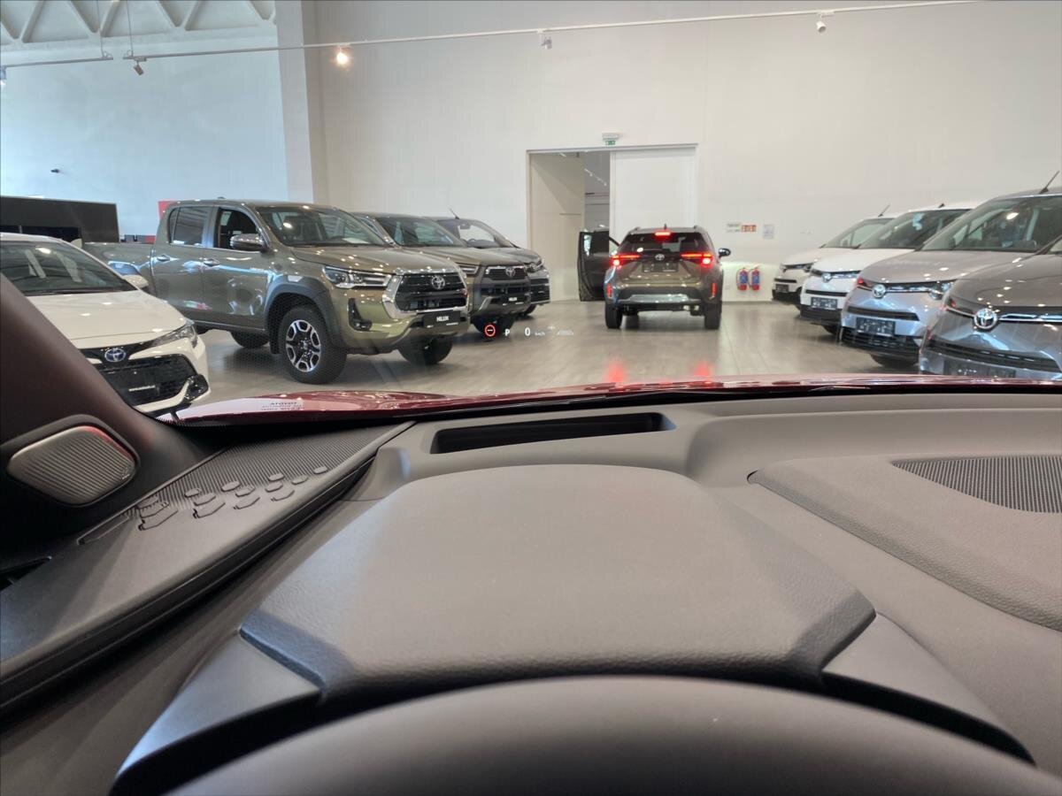 Toyota C-HR SUV 2,0 l 165 kw