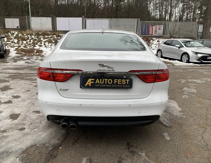 Jaguar XF Sedan 2,0 l 132 kw