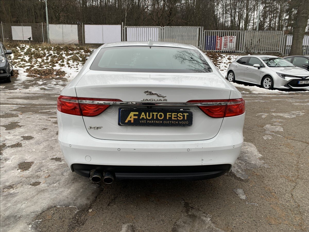Jaguar XF Sedan 2,0 l 132 kw