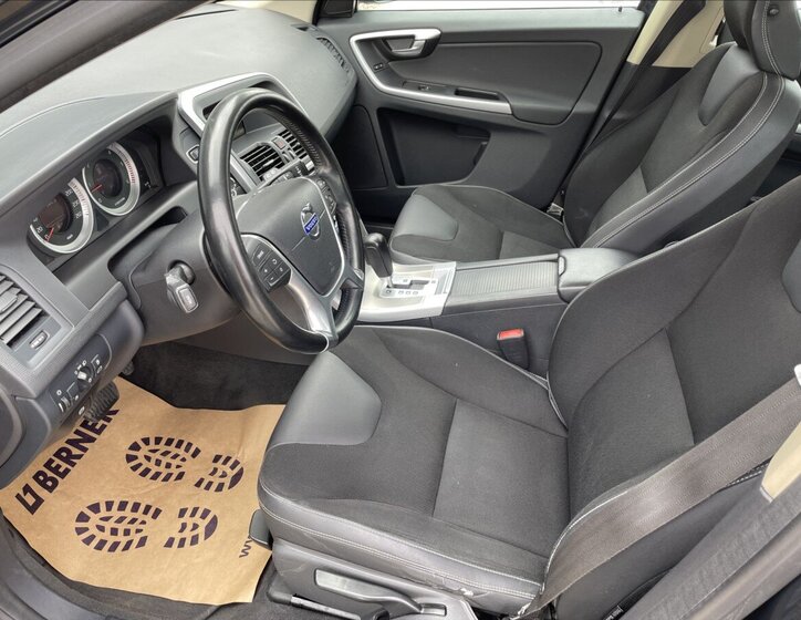 Volvo XC60 Kombi 2,4 l 151 kw