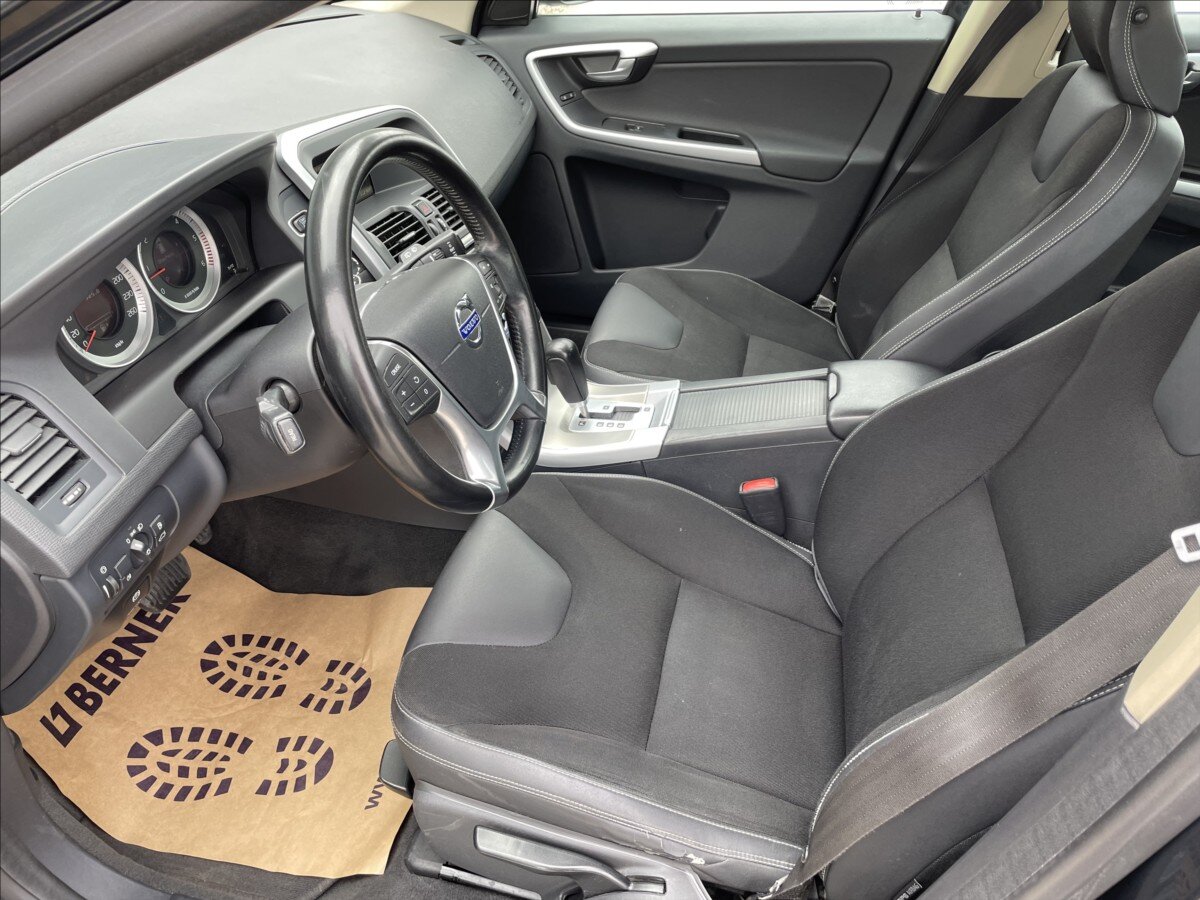 Volvo XC60 Kombi 2,4 l 151 kw