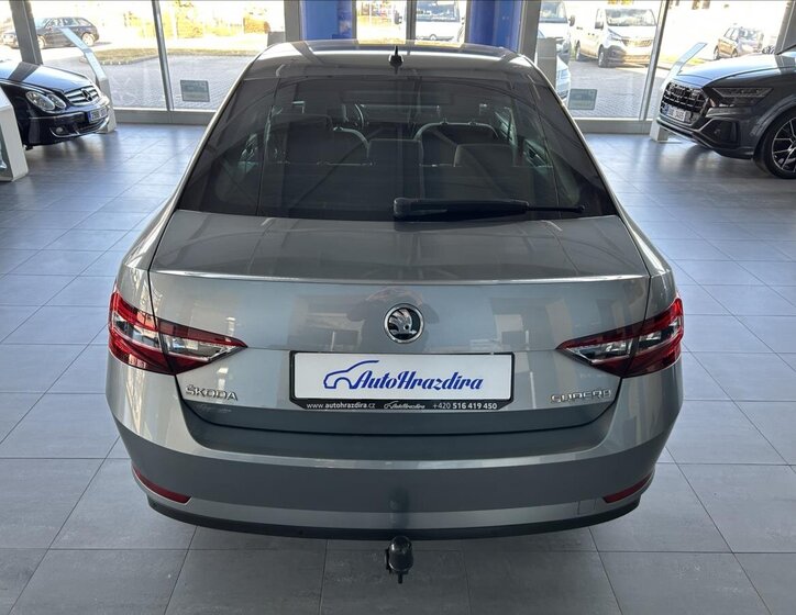 Škoda Superb Sedan / Limuzína 1,4 l 110 kw