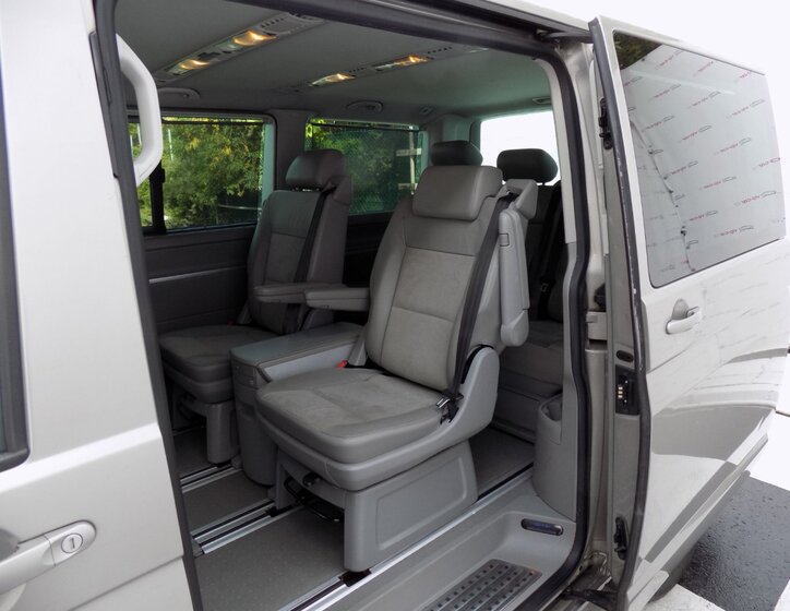 Volkswagen Multivan 10