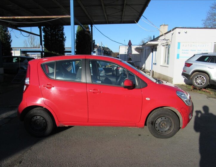 Suzuki Splash Hatchback 996,0 48 kw