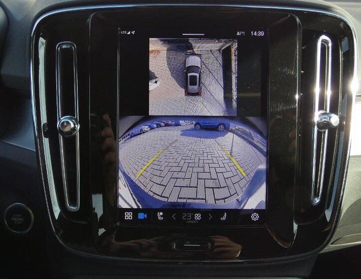 Volvo XC40 SUV / Terénní 2,0 l 120 kw