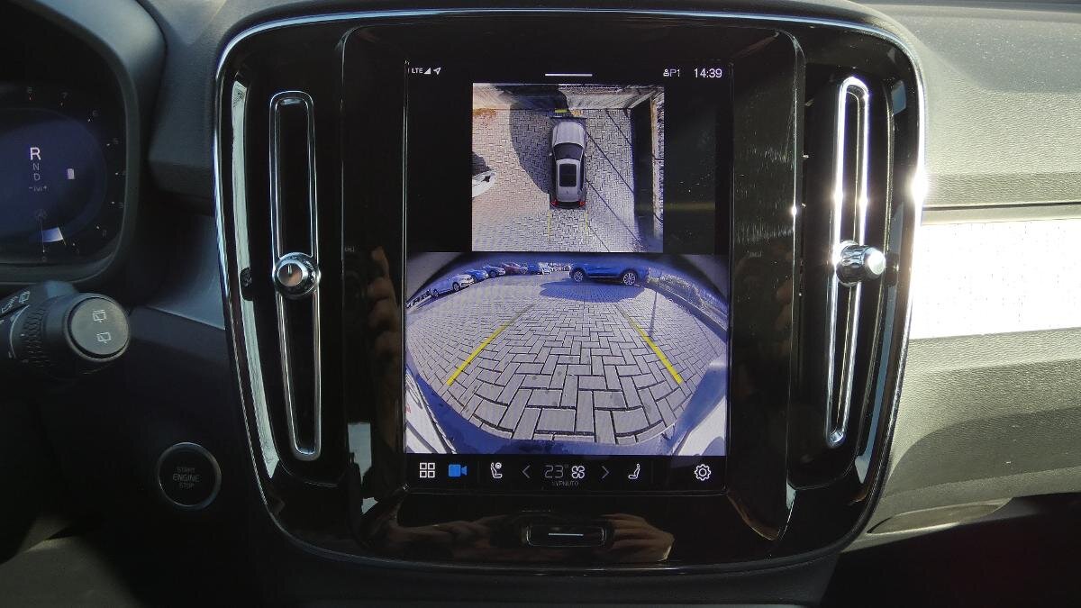 Volvo XC40 SUV / Terénní 2,0 l 120 kw