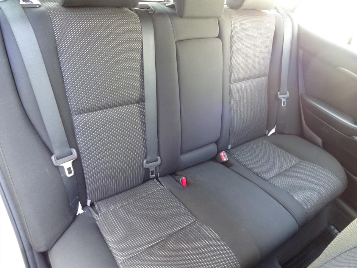 Toyota Avensis Kombi 2,0 l 93 kw