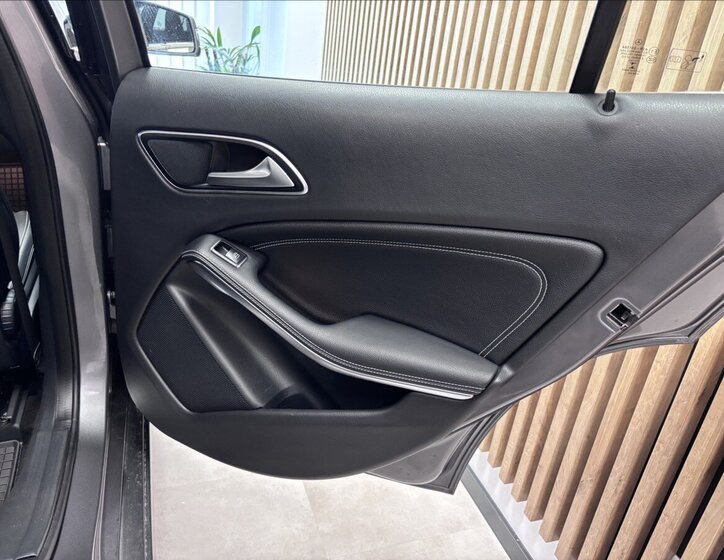 Mercedes-Benz GLA Kombi 1,6 l 90 kw