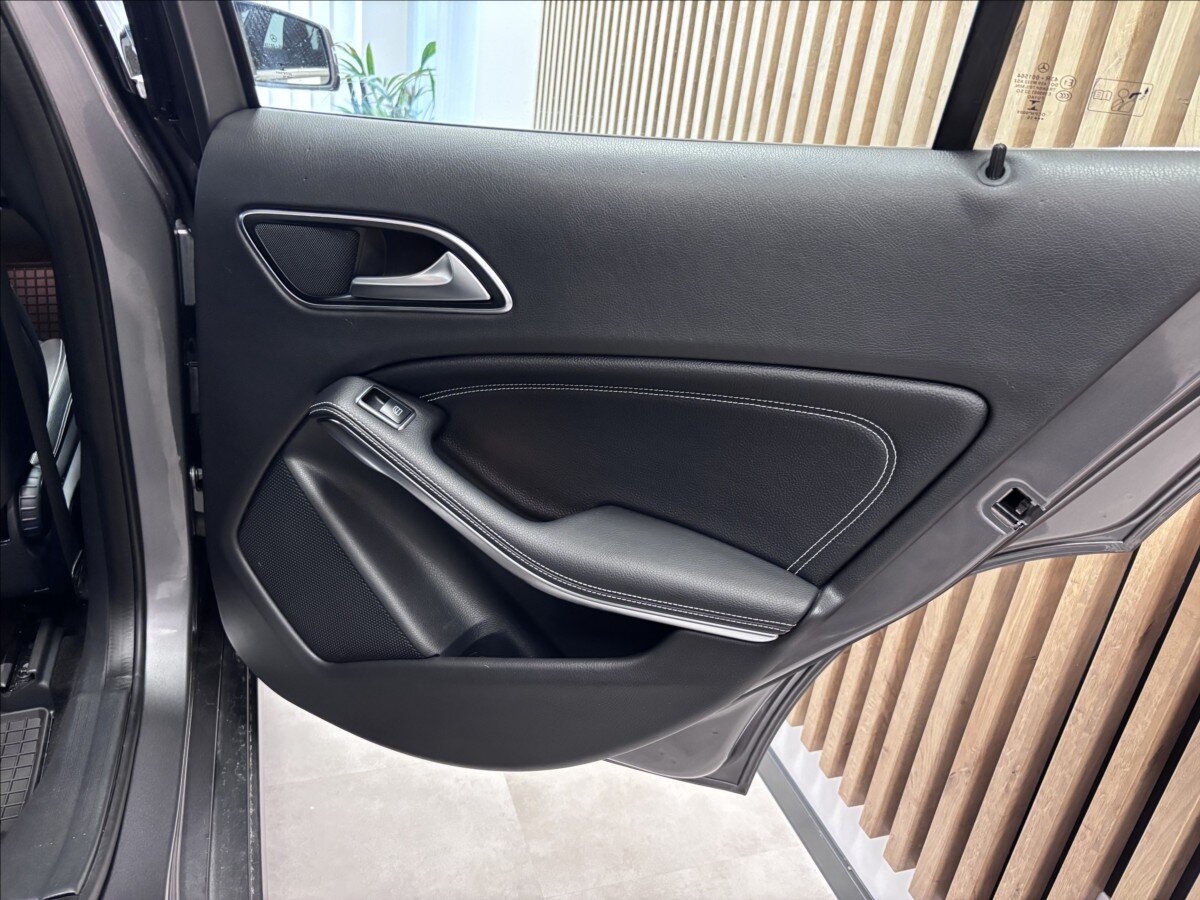 Mercedes-Benz GLA Kombi 1,6 l 90 kw