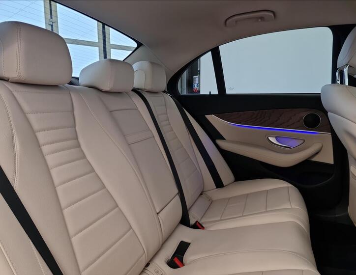 Mercedes-Benz Třídy E 19