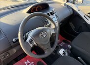 Toyota Yaris 12
