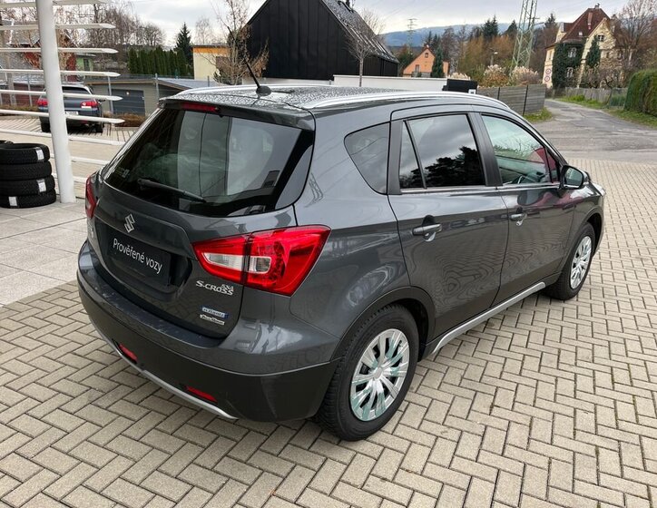 Suzuki SX4 S-Cross 6