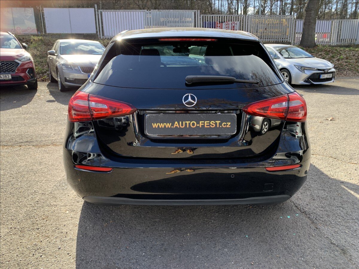 Mercedes-Benz Třídy A Hatchback 1,3 l 120 kw