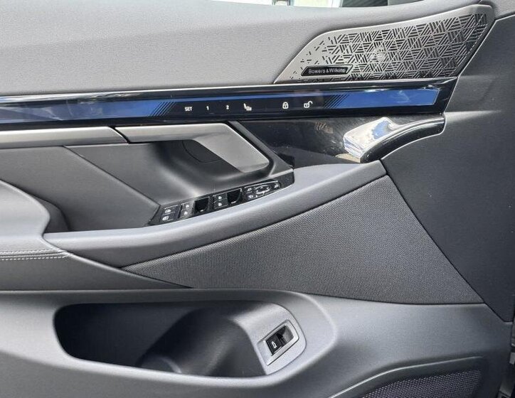 BMW i5 Ostatní 1,0 442 kw