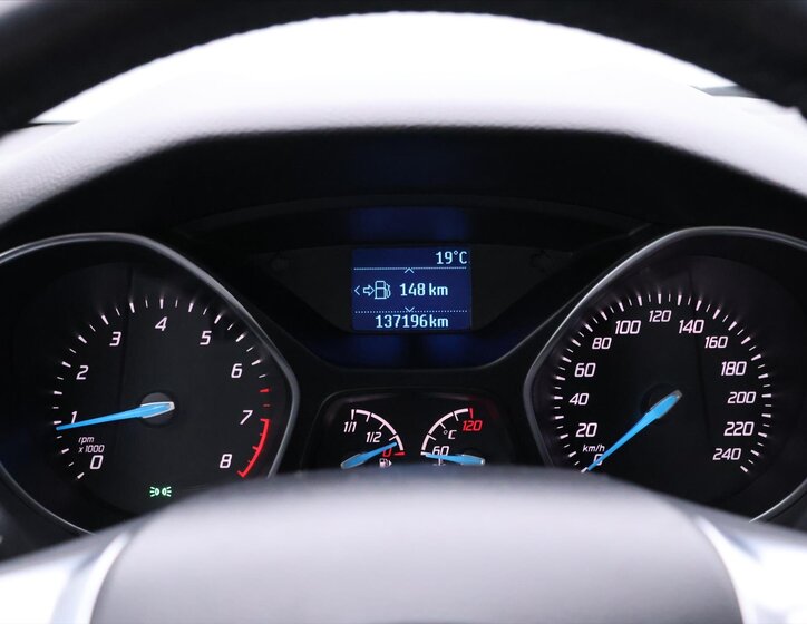 Ford Focus Kombi 998,0 74 kw