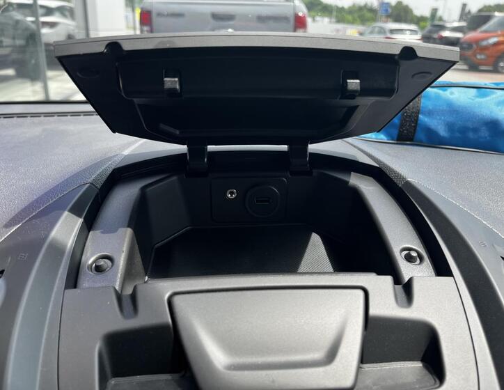 Ford Transit Courier 18