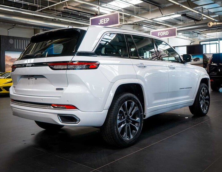 Jeep Grand Cherokee 8